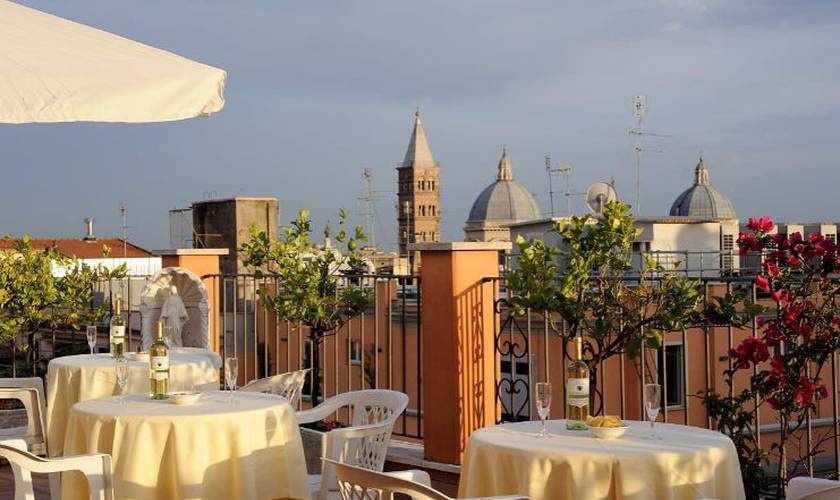 Magnífica terraza en la azotea Hotel Torino Roma