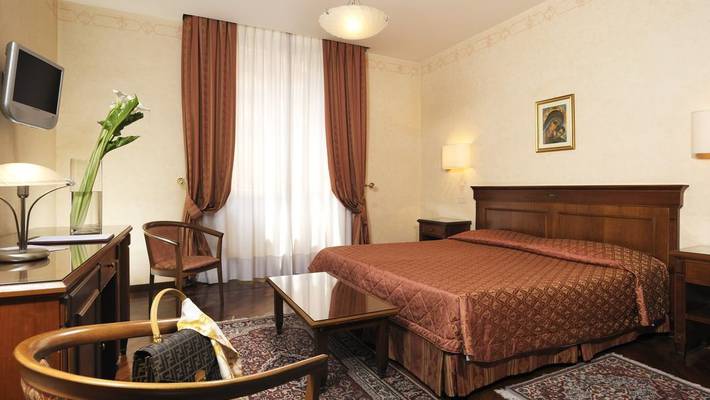 Habitación cuádruple estándar Hotel Torino Roma Habitación cuádruple estándar Hotel Torino Roma