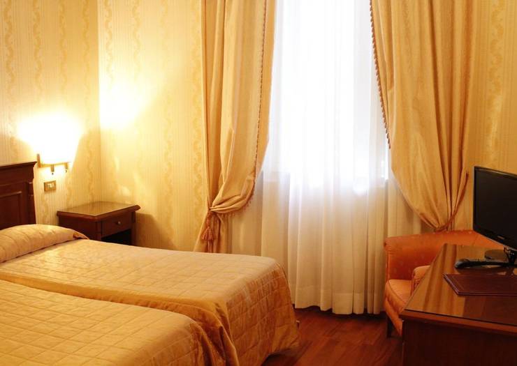 Habitación doble estándar Hotel Torino Roma Habitación doble estándar Hotel Torino Roma