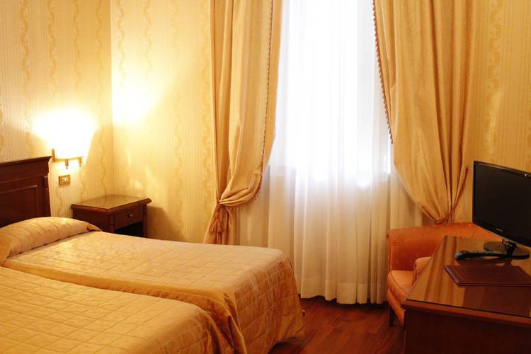 Standard double room Torino Hotel Rome Standard double room Torino Hotel Rome