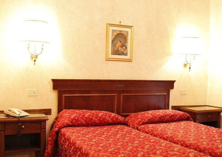 Habitación triple estándar Hotel Torino Roma Habitación triple estándar Hotel Torino Roma