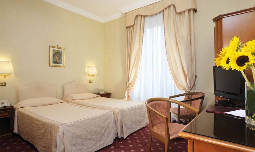 Habitación doble estándar Hotel Torino Roma