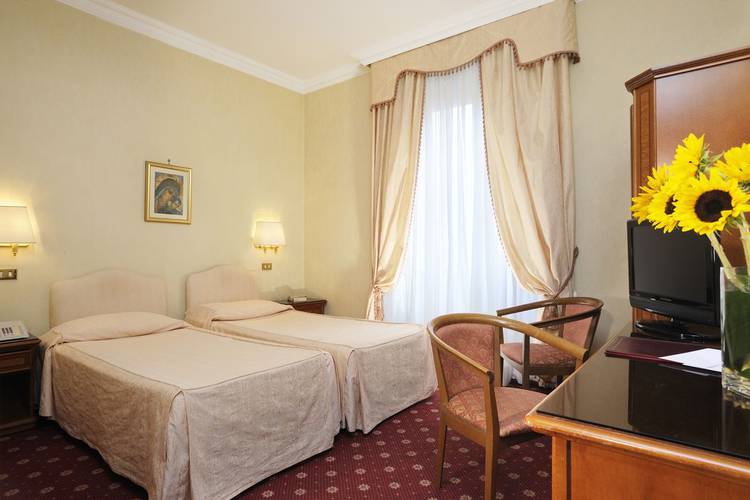 Standard double room Torino Hotel Rome Standard double room Torino Hotel Rome