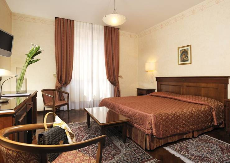 Habitación cuádruple estándar Hotel Torino Roma Habitación cuádruple estándar Hotel Torino Roma
